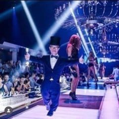 Dwerg op vrijgezellenfeest