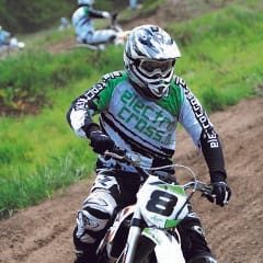 Elektrisch motorcrossen vrijgezellenfeest