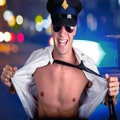 politie-stripper-vrijgezellenfeest